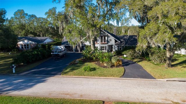 9807 WEDGEWOOD LANE, Leesburg, FL 34788