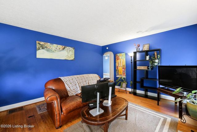 708 Parkway Dr, Louisville, KY 40217
