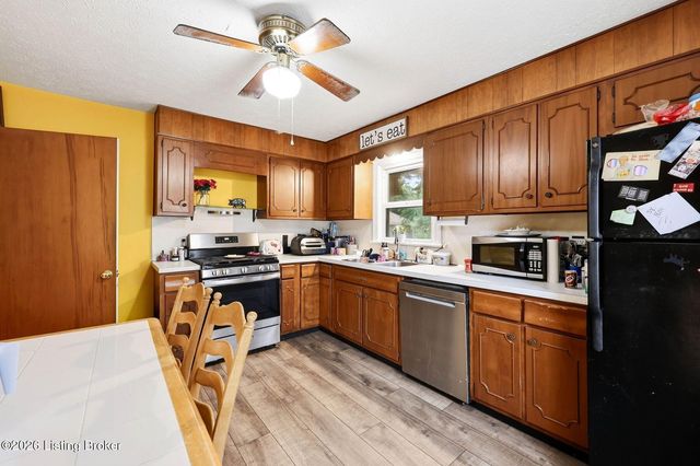 708 Parkway Dr, Louisville, KY 40217