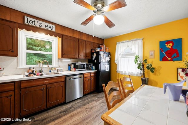708 Parkway Dr, Louisville, KY 40217