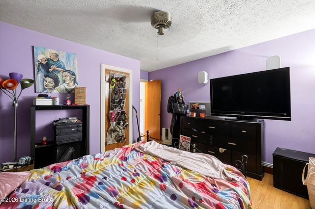 708 Parkway Dr, Louisville, KY 40217