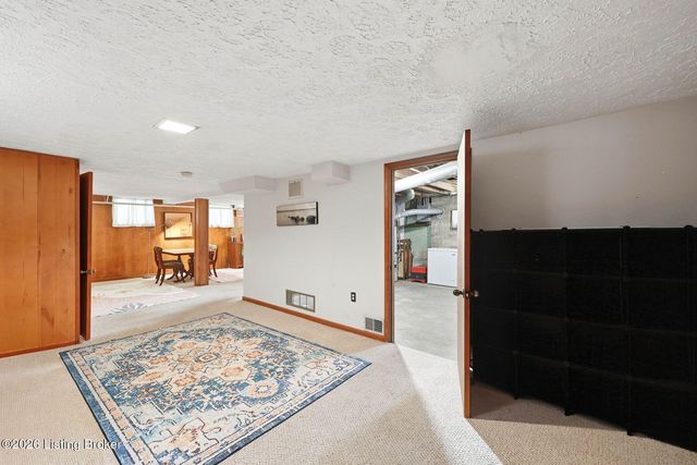 708 Parkway Dr, Louisville, KY 40217