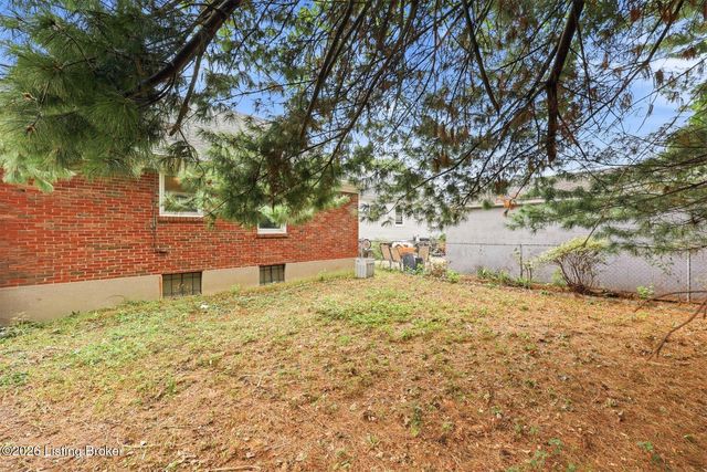 708 Parkway Dr, Louisville, KY 40217