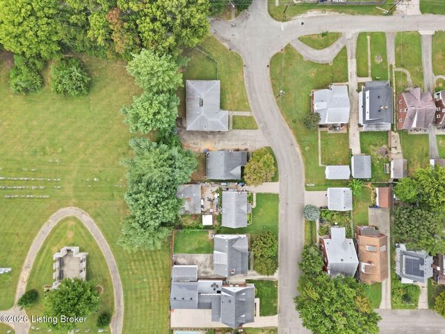 708 Parkway Dr, Louisville, KY 40217