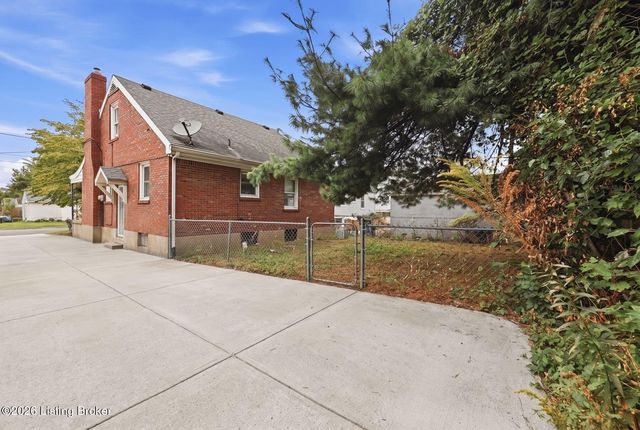 708 Parkway Dr, Louisville, KY 40217