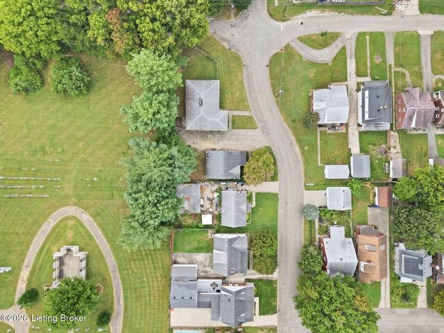 708 Parkway Dr, Louisville, KY 40217