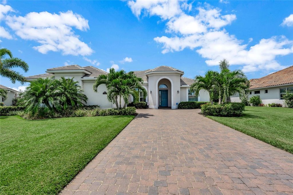 3068 Berkley Square Way, Vero Beach, FL 32966