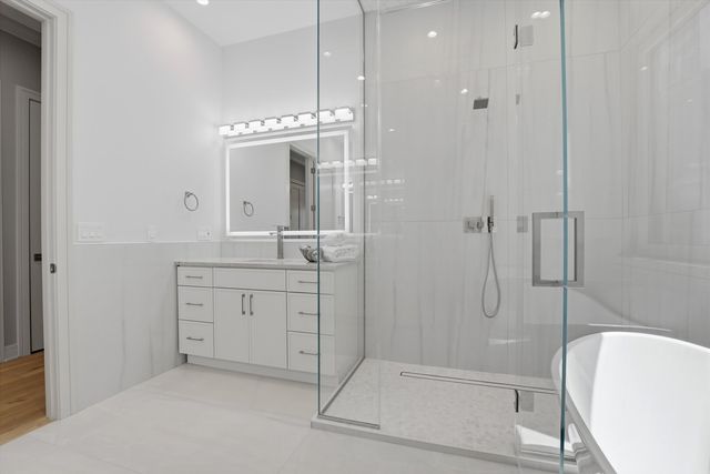 4444 N Greenview Avenue, Chicago, IL 60640