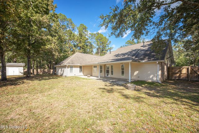 7321 Ieke Circle, Diamondhead, MS 39525