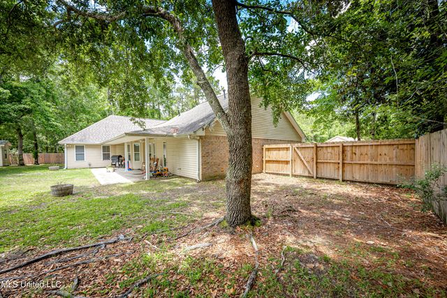 7321 Ieke Circle, Diamondhead, MS 39525