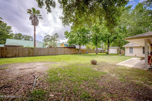 7321 Ieke Circle, Diamondhead, MS 39525