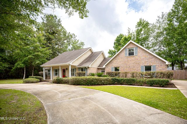 7321 Ieke Circle, Diamondhead, MS 39525