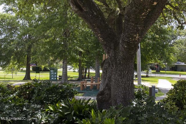 7321 Ieke Circle, Diamondhead, MS 39525