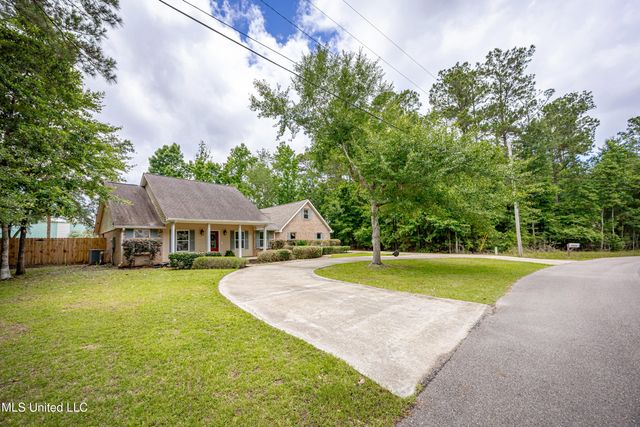 7321 Ieke Circle, Diamondhead, MS 39525