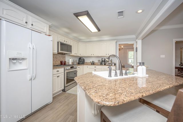 7321 Ieke Circle, Diamondhead, MS 39525