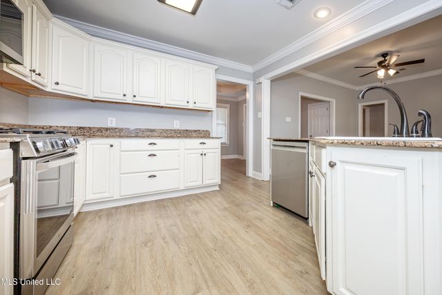 7321 Ieke Circle, Diamondhead, MS 39525