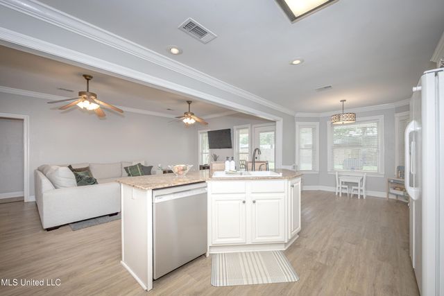 7321 Ieke Circle, Diamondhead, MS 39525