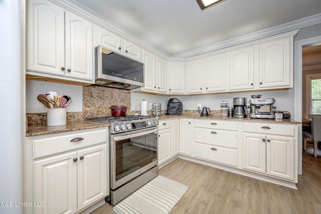 7321 Ieke Circle, Diamondhead, MS 39525