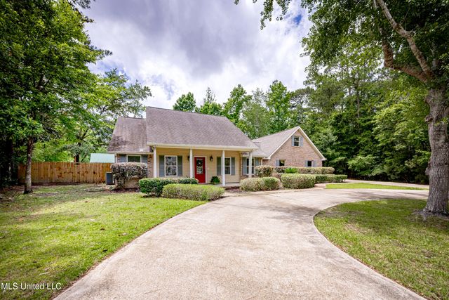 7321 Ieke Circle, Diamondhead, MS 39525