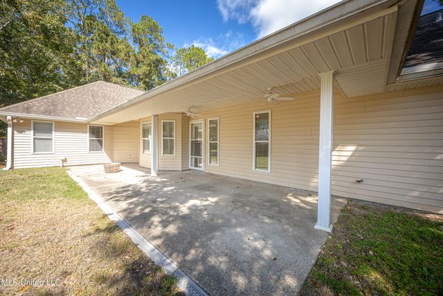 7321 Ieke Circle, Diamondhead, MS 39525