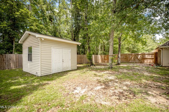 7321 Ieke Circle, Diamondhead, MS 39525