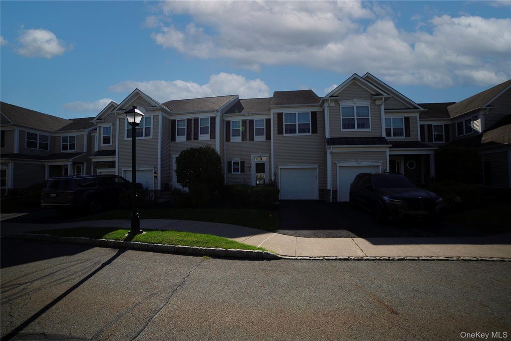 10 Bainbridge Place 704, Newburgh, NY 12550 — exterior