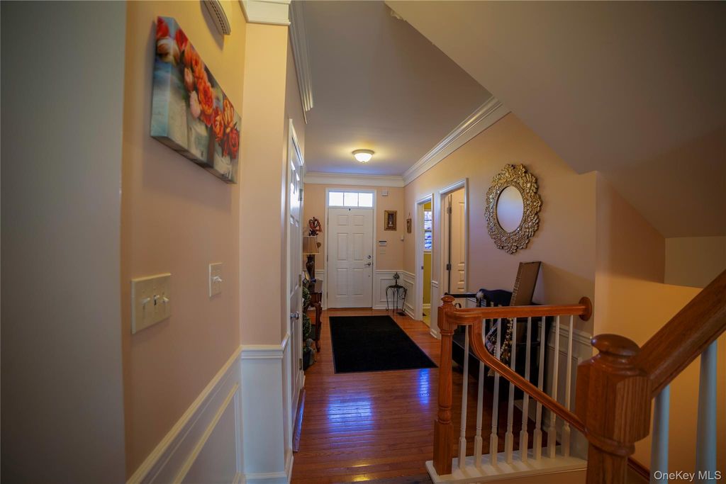 10 Bainbridge Place 704, Newburgh, NY 12550 — photo 2