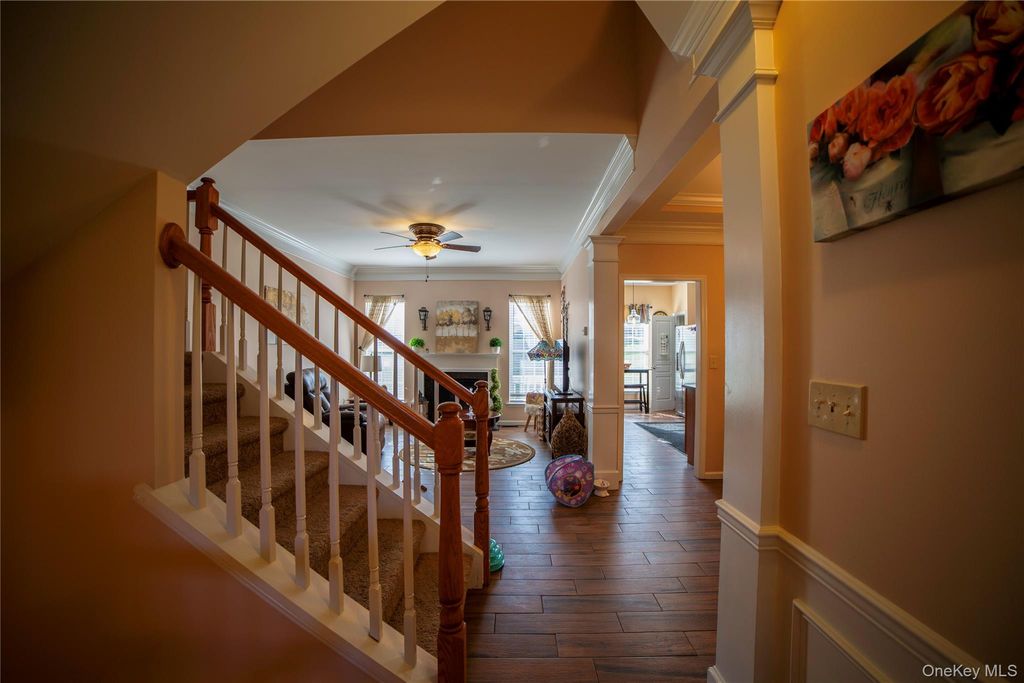 10 Bainbridge Place 704, Newburgh, NY 12550 — photo 3