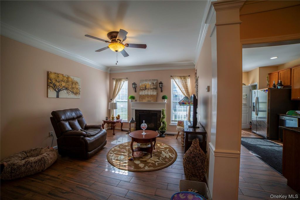 10 Bainbridge Place 704, Newburgh, NY 12550 — photo 4