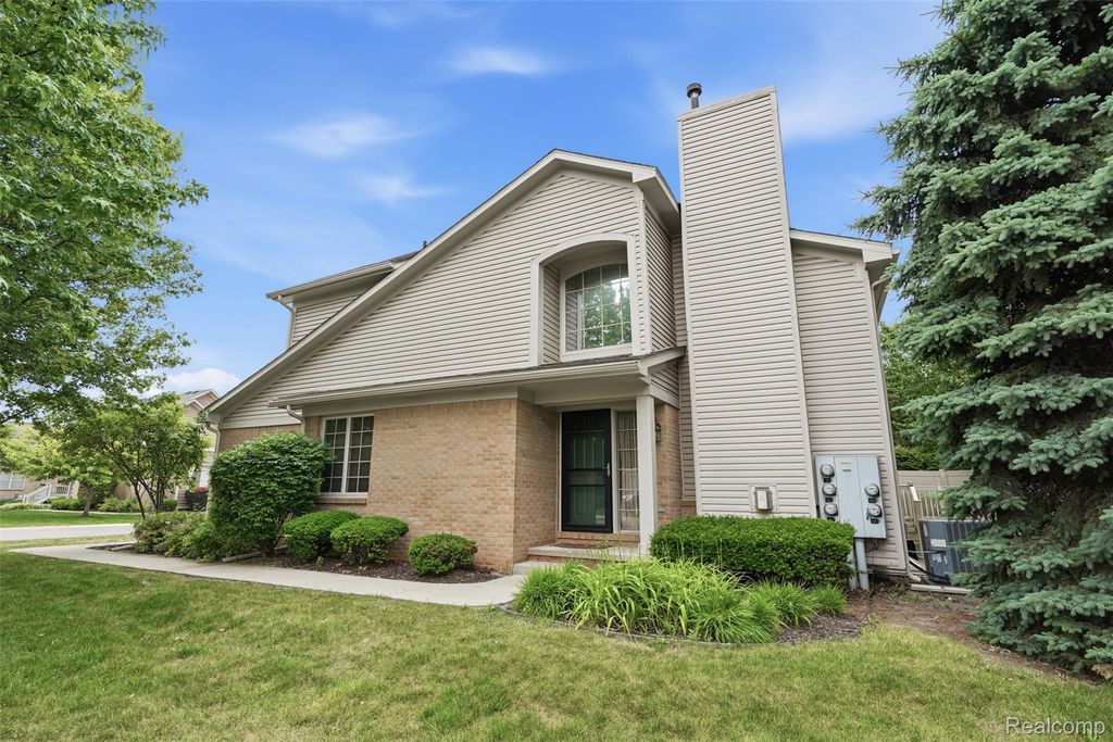 23716 McCort Drive, Brownstown Charter Township, MI 48134