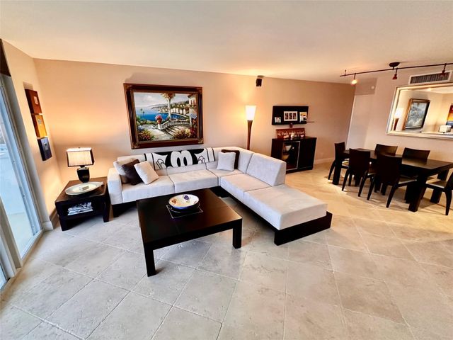 1 Las Olas Circle 605, Fort Lauderdale, FL 33316