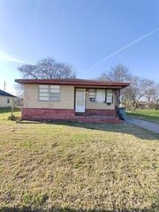 1233 W Procter Street, Port Arthur, TX 77640