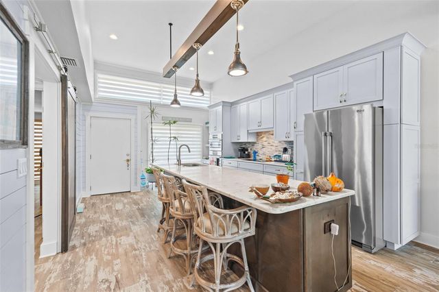 3701 E BAY DRIVE 1, Bradenton Beach, FL 34217