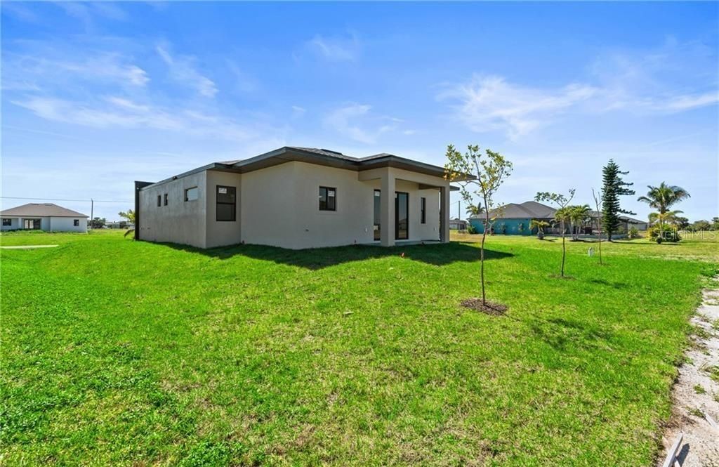 Image 29 of property listing at 3927 NW 40TH TERRACE, Cape Coral, FL 33993