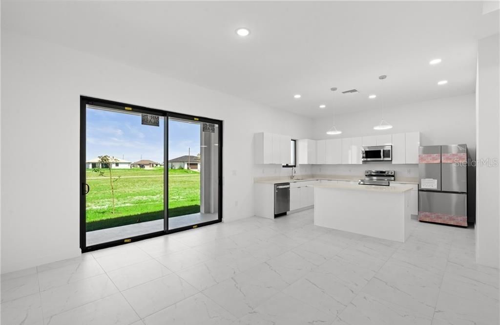 Image 7 of property listing at 3927 NW 40TH TERRACE, Cape Coral, FL 33993