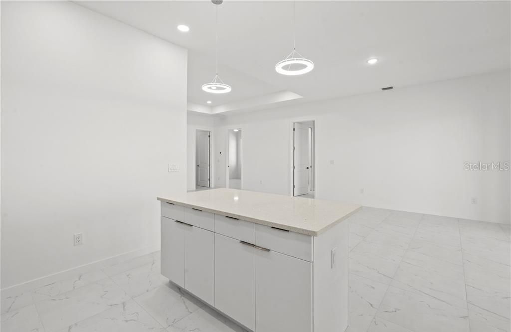 Image 10 of property listing at 3927 NW 40TH TERRACE, Cape Coral, FL 33993