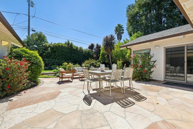 100 Yerba Santa Avenue, Los Altos, CA 94022