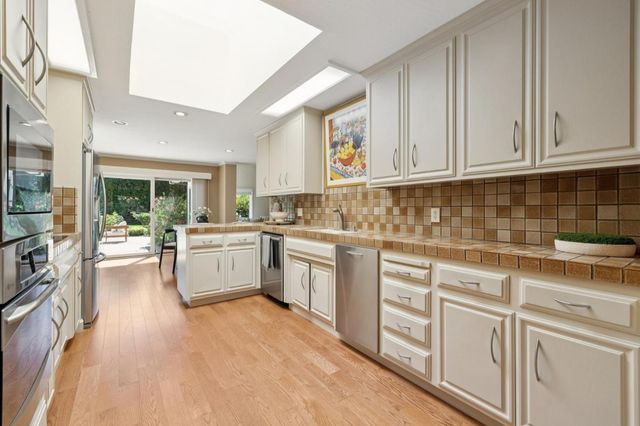 100 Yerba Santa Avenue, Los Altos, CA 94022