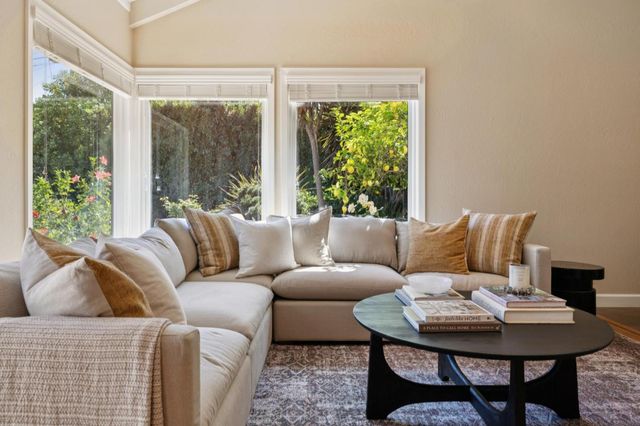 100 Yerba Santa Avenue, Los Altos, CA 94022