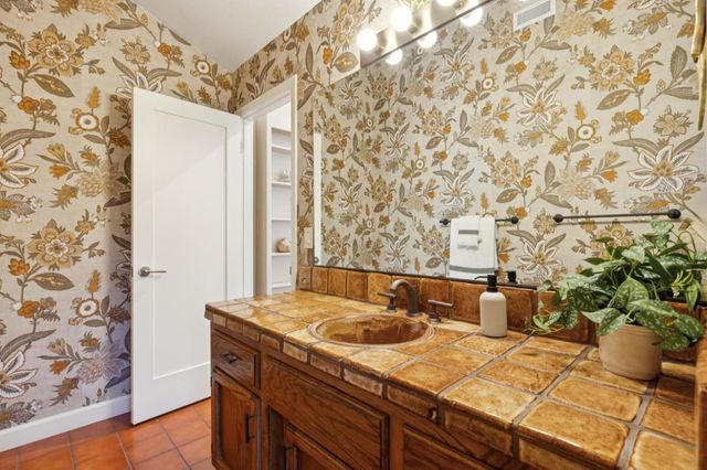 100 Yerba Santa Avenue, Los Altos, CA 94022