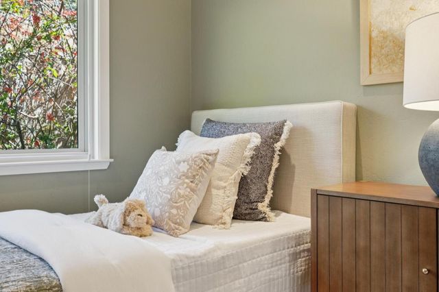 100 Yerba Santa Avenue, Los Altos, CA 94022