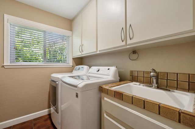 100 Yerba Santa Avenue, Los Altos, CA 94022