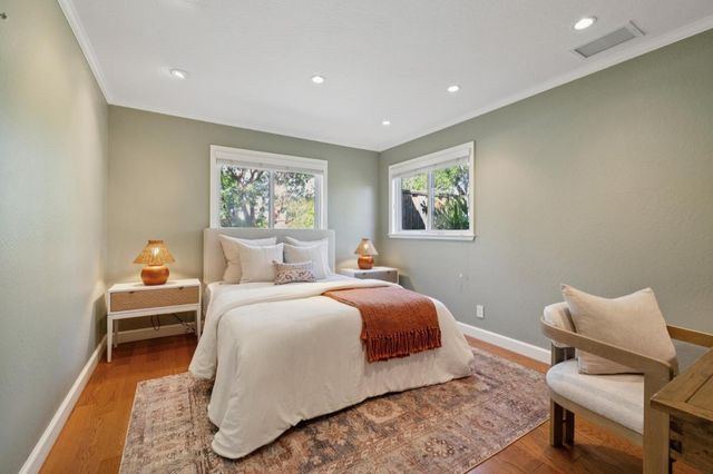 100 Yerba Santa Avenue, Los Altos, CA 94022