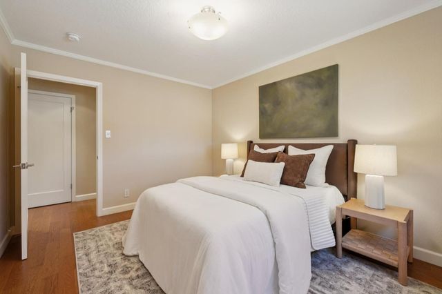 100 Yerba Santa Avenue, Los Altos, CA 94022