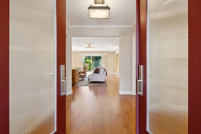 100 Yerba Santa Avenue, Los Altos, CA 94022