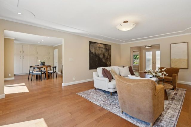 100 Yerba Santa Avenue, Los Altos, CA 94022