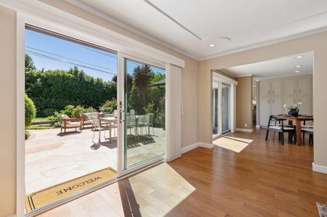 100 Yerba Santa Avenue, Los Altos, CA 94022