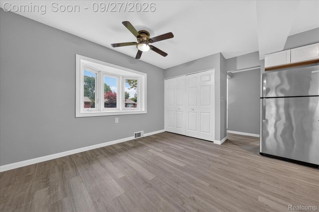 27483 Norma Drive, Warren, MI 48093