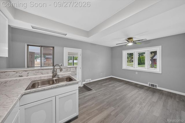 27483 Norma Drive, Warren, MI 48093