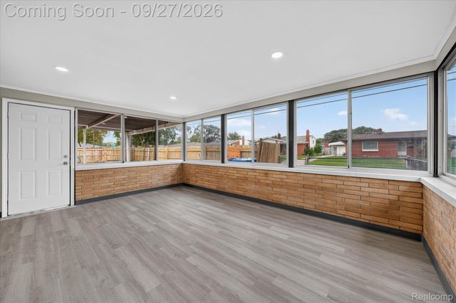 27483 Norma Drive, Warren, MI 48093